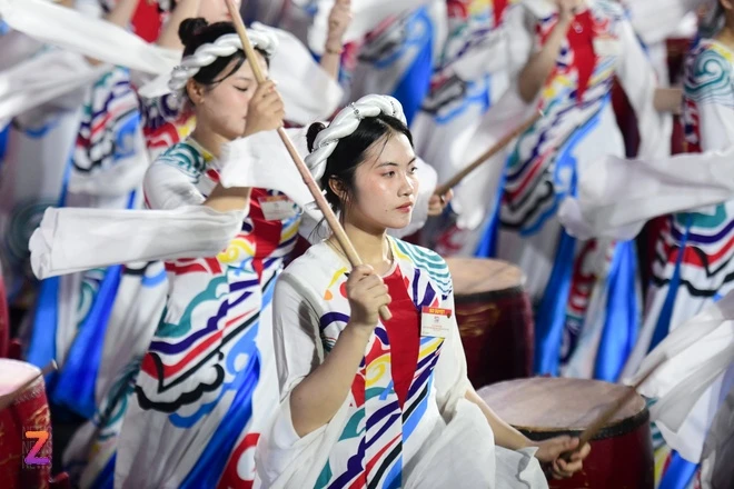 Phản ứng từ cộng đồng mạng